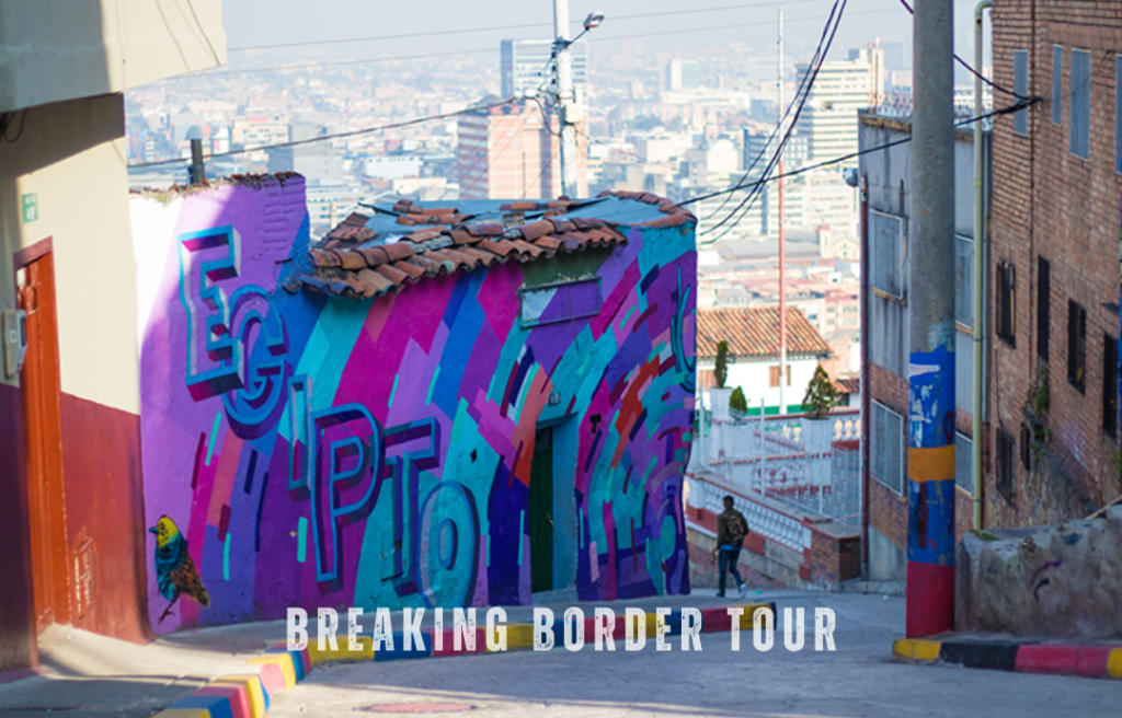 "Visite du quartier Egipto à Bogota avec Breaking Borders, guidée par d'anciens membres de gangs partageant l'histoire et l'art urbain local."